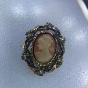 Elegant Gold Cameo Pendant